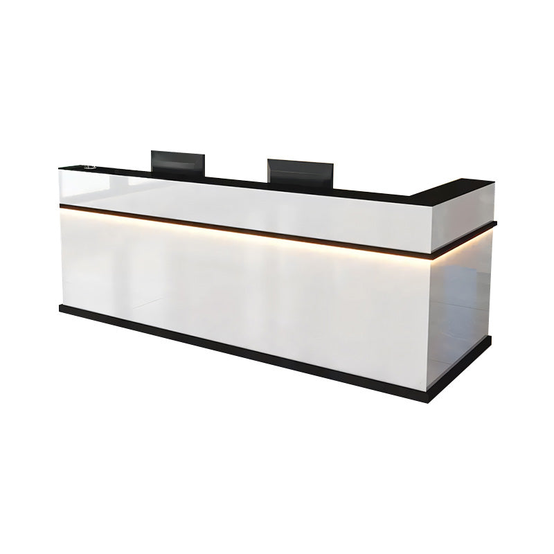 Compact Straight Front Desk with Keyboard Tray and Lockable Drawer for Offices JDT-1049